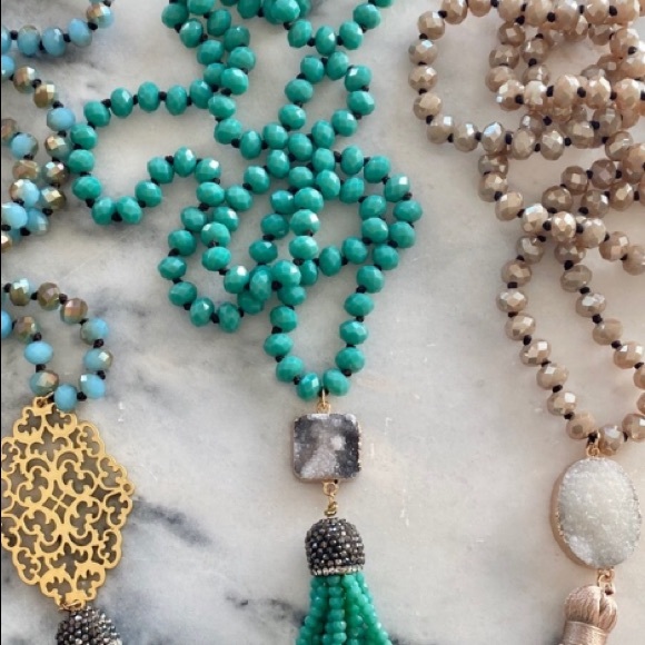 🌸Lovely🌸🍃teal🍃 blue🍃 long, chic necklace💐🌟✨ - Picture 3 of 8